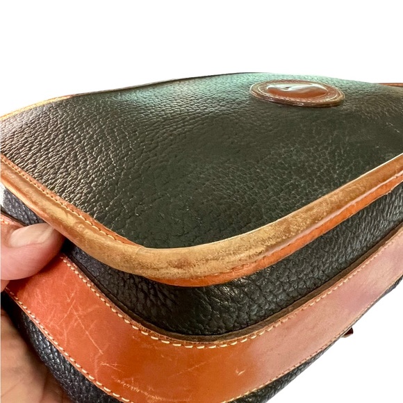 Vintage Dooney & Bourke Black All Weather Leather Saddle Bag Tan Trim - Picture 11 of 16